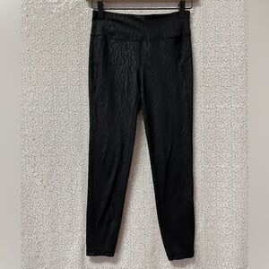Sweaty Betty All Day 7/8 Leggings Black Animal Emboss Print | size XS
